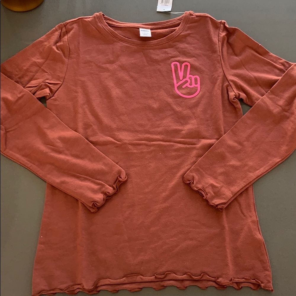 NWT peace sign hand long sleeve tee